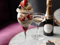 Seasonal parfait/strawberry (champagne set)