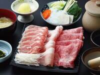 [Special Selection] "Ginza Course" with one drink included. Recommended by shabu-shabu connoisseurs! Enjoy A5-ranked Japanese Black Beef Rib Roast and your choice of two other cuts of meat! Savor the luxurious flavors and variety of tastes.