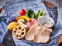 ◇（平日）★四季彩ランチ★2月のおすすめ【美肌れんこんの炭火焼きと越前鶏の蒸し鶏】