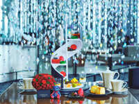 New Year Sale [24% OFF WEB/Weekdays] "Blooms & Bites" Strawberry Afternoon Tea with Holiday Bear