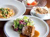 シェフ渾身の【スペシャルコース】全８品からなるおまかせコース