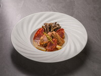 【土日祝】11：00より入店可　赤白ワイン付+前菜ブッフェ+選べるメインで楽しむモダンランチ