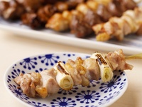 【定番】名物腹黒焼きと炭火焼鳥、馬刺しなど全9品【2時間飲み放題付】4,000円(税込)