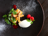 オフィシャルWeb限定最安値【フルコースディナー】9500円　デートや女子会に！肉と魚のWメイン全7皿+飲み放題+メッセージプレート