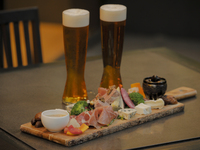 森のビアガーデン【アペタイザーとドリンクフリーフロー】