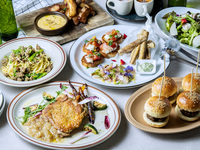 2時間飲み放題付＋大人気スライダーバーガーにデザート含む豪華料理全9品⭐︎スタンダードプラン