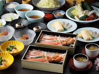 桜鯛と筍、ずわい蟹・金華豚の出汁しゃぶ会席