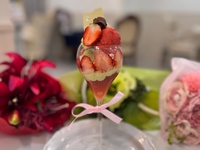 ピスタチオと苺のパフェ(プレートなし)