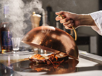 活オマール海老と特選和牛のコース