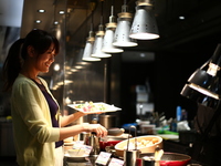 【平日】お祝い無料メッセージプレート付き飲み放題付きランチ！オープンキッチンからの出来立て料理が大人気！スイーツも登場！