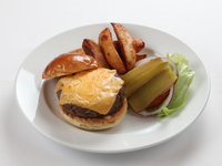 【Lunch】ーTHE BENJAMIN BURGER SETースープ／熟成肉のハンバーガー／カフェ（※コースのみ）