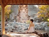 【神戸みなと温泉 蓮　日帰り温泉優待券付き】ストロベリーアフタヌーンティー（ロゼスパークリングワイン付）＜テラス席＞