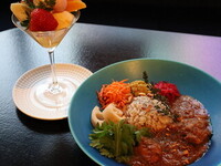 16穀米ジンジャーチキンカレー+ミニフルーツパフェセット