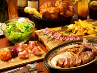 ※12月は予約不可【★4名様～　フリードリンク90分付　 大皿料理/ニューヨークカット サーロイン ステーキコース（全7品）】