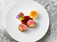 ★Online reservations only! Private room guaranteed [Trezor] Chef's recommended special dinner course