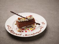 ［ストリングス・パフェ オプション］アニバーサリーカットケーキ