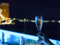[Guaranteed Seat Plan] Two drinks of your choice & snack set