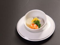 Seasonal Omakase Course 1.1000 yen