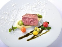 【仅限7月、8月】以杯装香槟和和牛为主菜的美味晚餐套餐【升级】33,000日元 → 25,000日元