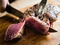 【Grill Course】神戸牛食べ比べ グラスシャンパン付き 6/6～　2営業日前までの予約制 