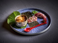 【Option】 Sea Urchin, Salmon Roe and Fatty Tuna Sushi Served with Nori Seaweed