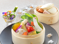 Steamed Lunch " I・RO・DO・RI"　2,200日元