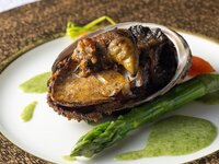（ディネA・B）三重県産あわびのステーキ　伊勢海苔香るバターソース