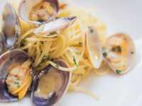 仅限工作日 + 周六 [新！午餐意面] 什锦小菜和简易意面套餐