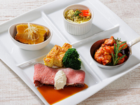 ハーフブッフェランチ 4種盛り合わせ TORIKOプレート 【WEB予約特典有】