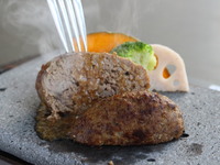 【ディナー】＼溶岩プレートで焼く広島牛100％手ごねハンバーグ／