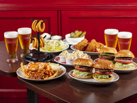 Standard course with 7 dishes including 11 types of burgers to choose from and dessert!