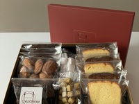  Assorted baked sweets box (reservation needed)