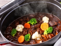 [Limited time only! Summer Meat Fair from 12:00 onwards / No time limit] A large collection of dishes such as beef skirt steak and homemade low-temperature cooked roast beef!