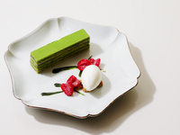【[July 1-September19] Dessert Set】 Matcha and Sesame Opera Cake + Coffee or Tea