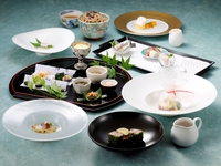 【金沢五彩コース：臙脂Enji】和牛や夏野菜、鮎など滋味あふれる料理を味わう