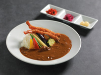 Summer vegetable curry with fried shrimp