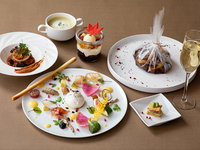 CHEFS DINNER with free-flow beverages