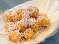 Truffle-flavored mini hash browns with pecorino cheese