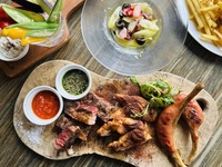 夏季限定　肉×氷点下ハイネケン飲み放題！■カルネミストコース■300gの3種肉盛りと季節の前菜、パスタなど全7品　2時間飲み放題付6500円