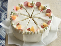 桃の米粉ショートケーキ