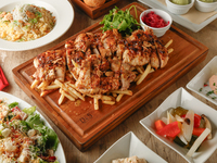 土・日・祝日限定‼飲み放題30分延長！《DENのカジュアルライトプラン》人気＆季節の前菜3種や料理長お勧めお肉料理など全5品【30分延長の2.5時間飲み放題付き】お一人様5,000円