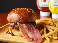 【Kuroge Wagyu Beef】BBQ Bacon Burger