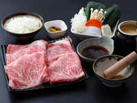 A5級和牛肋排套餐 + 醃菜 + 150克A5級和牛肋排 + 時令蔬菜 + 米飯（免費續加） + 湯 + 甜點 + 1杯飲料！ ¥4500 ⇒ ¥3400