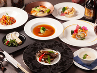 レストランコース【ふかひれの姿煮コース】北京ダック、東天紅名菜 ふかひれ姿煮、東天紅選りすぐりの食材を合わせて組み立てたおすすめのコース