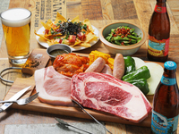 【雨の日も◎屋上庭園でワンランク上のBBQを♪】黒毛和牛リブロース・熟成骨付きポークの入った豪華プレミアムBBQコース♪☆180分飲み放題付き☆