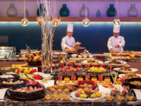 The Buffet（店内席の案内）小学生　17:30のみ