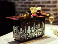 【マンハッタンライツ・セレブレーションタパスタワーでお祝い！】アニバーサリーランチコース＋2時間飲み放題