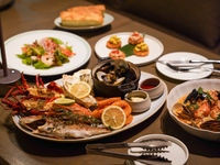 オフィシャルWEB限定【シーフードプラッターシェアプラン】絶品シーフードラクサ＆メッセージプレート