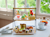 [Early Lunch, Weekdays Only] Cafe Gourmand (1 drink included) + 1 seasonal mocktail as a gift