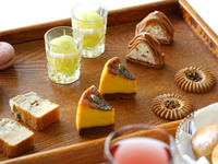 【秋アフタヌーンティー】カフェお代わり自由！スイーツ6種　（10月11月限定）